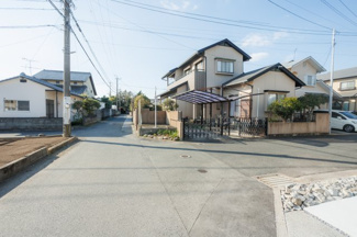 【前面道路含む現地写真】