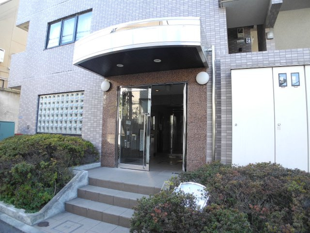 パークウェル西新宿のエントランス