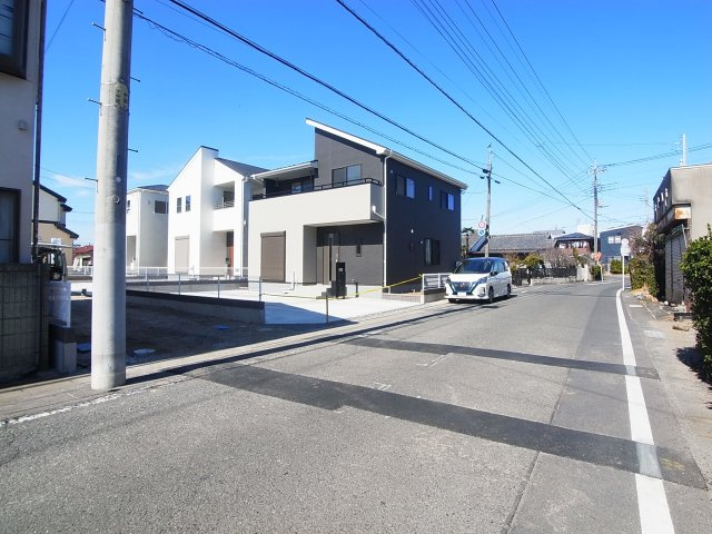 新築　高崎市上中居町第4　Livele Garden.S　3号棟の前面道路含む現地写真|東側接道幅員約7ｍ
