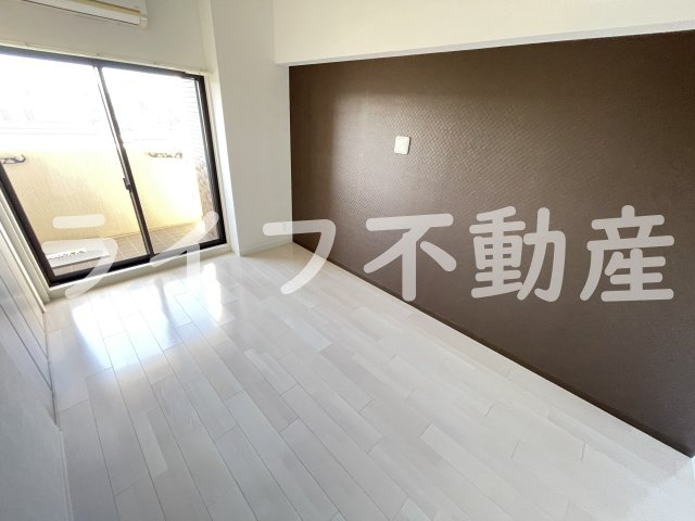 Ｌｕｘｅ布施南の居間・リビング|こちらの居間で趣味の時間をお楽しみください