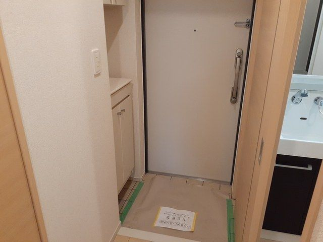 アベニール国立の玄関