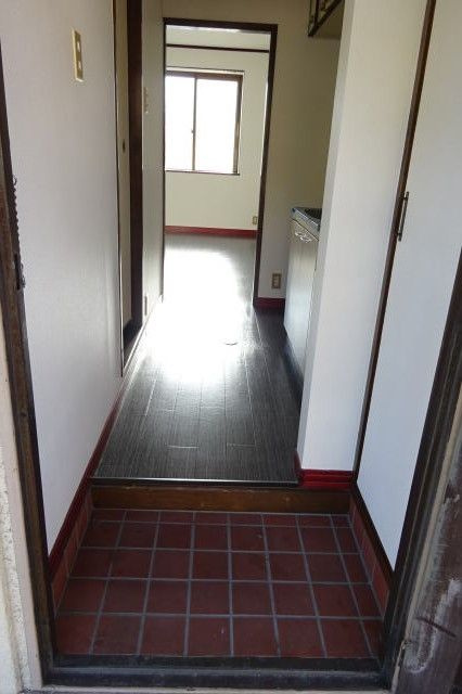 孝子ハイツの玄関