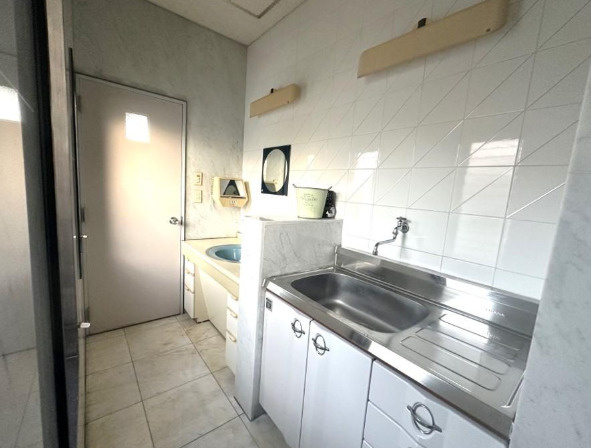 守山市吉身１丁目の店舗の洗面所