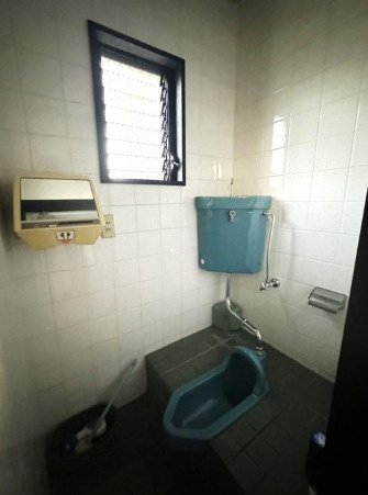 守山市吉身１丁目の店舗のトイレ