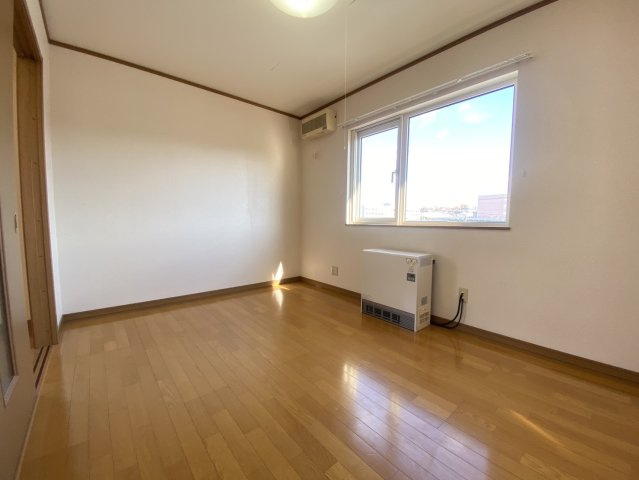 釧路市緑ケ岡１丁目のアパートの洋室
