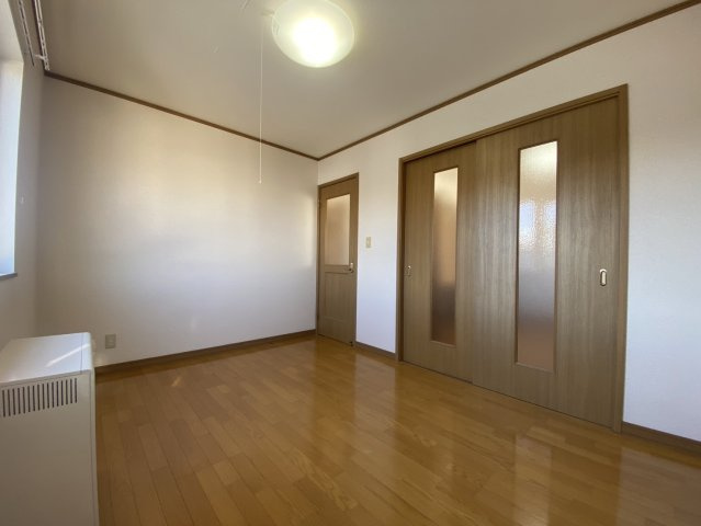 釧路市緑ケ岡１丁目のアパートの洋室