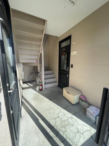 釧路市緑ケ岡１丁目のアパートのロビー