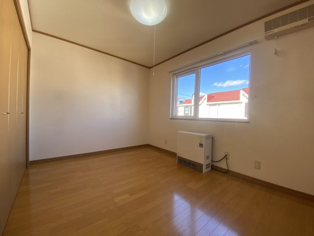 釧路市緑ケ岡１丁目のアパートの洋室