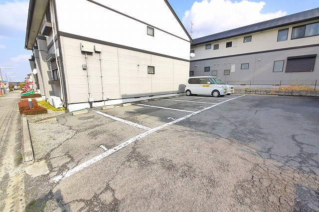 アンフィニの駐車場|駐車場に車を止められます