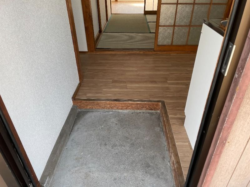 東松江文化住宅の玄関