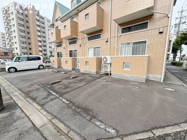 HOLIDAY　　刈谷市の賃貸ならクラスホーム刈谷店の駐車場