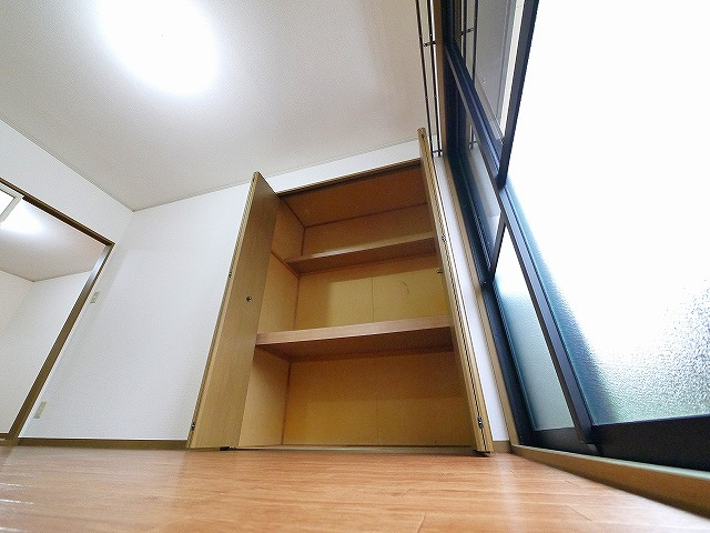 ヴィラージュN IIの収納|こまごまとしたものを収納できそうですね