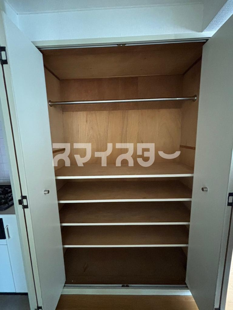 青梅市本町の賃貸マンションの収納