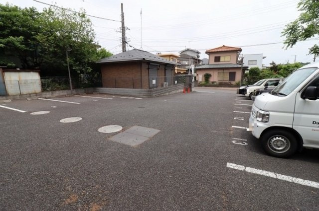 アルカンシェルの駐車場