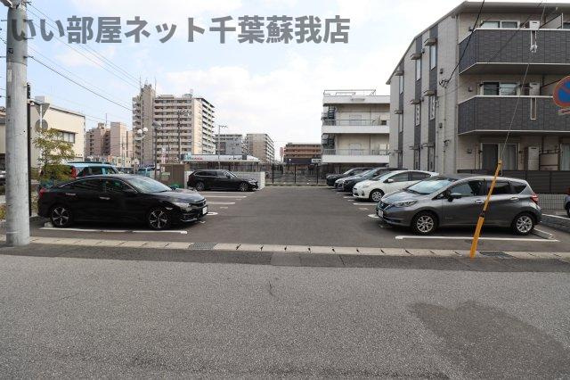 BLESS蘇我の駐車場|駐車スペースもあります