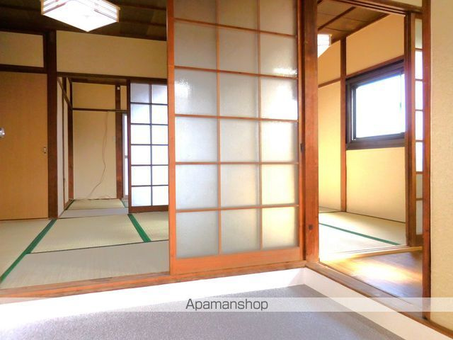 メモリア有本の玄関