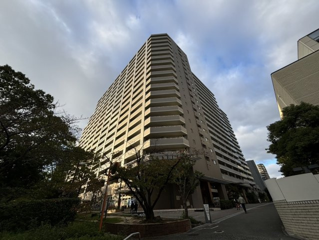 ディーグラフォート千里中央の外観