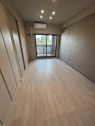【居間・リビング】シーズンフラッツ青葉通一番町