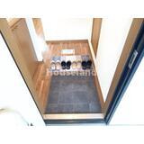 グリーンフル鳴神の玄関