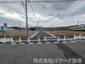売土地 箕郷町上芝　秀和８区画の前面道路含む現地写真|前面道路含む現地写真です