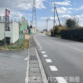 中古戸建　高崎市箕郷町柏木沢　平屋の前面道路含む現地写真|前面道路含む現地写真です