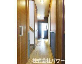 中古戸建　下里見町の内装|おしゃれな内装の廊下です
