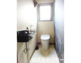 中古戸建　下里見町のトイレ|コンパクトで使いやすいトイレです