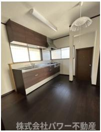 中古戸建　倉渕町川浦の居間・リビング|おしゃれな居間です