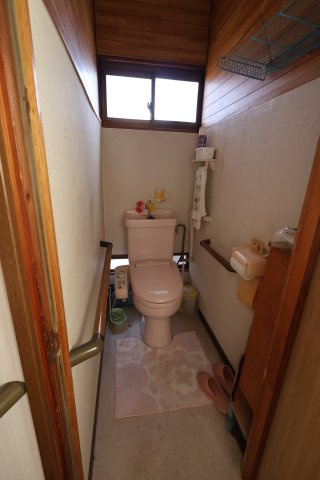 見附市学校町1丁目　中古戸建のトイレ