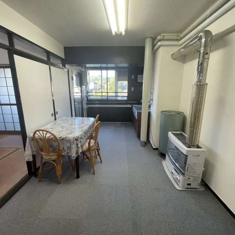 母恋マンション317号室の居間・リビング