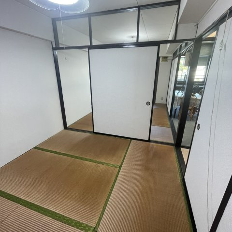 母恋マンション317号室の内装