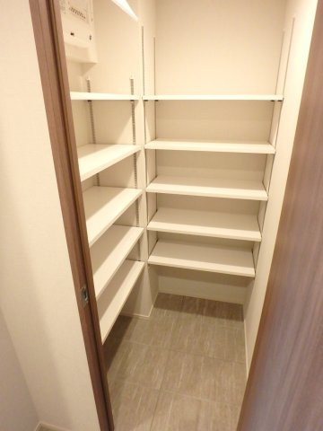 【収納】シーズンフラッツ青葉通一番町