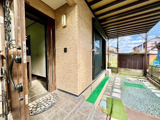 売中古戸建　葵西3丁目の外観|物干し竿受けもついています◎