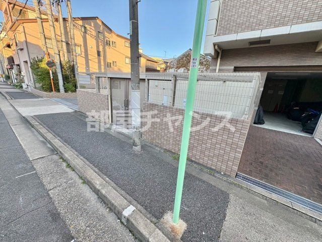 AXIS桜通内山の駐車場