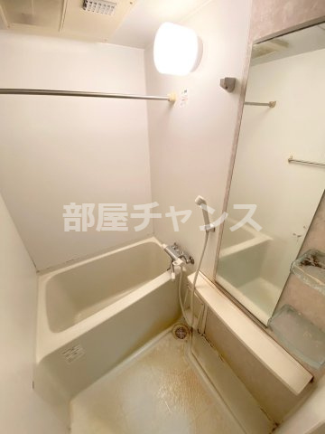 AXIS桜通内山の浴室