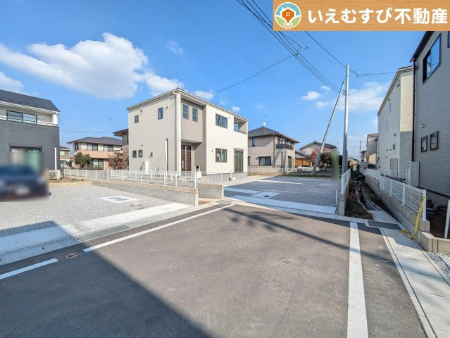 Livele Garden.S　太田第7岩瀬川町の前面道路含む現地写真|安心の広々6ｍ前面道路
6ｍの前面道路はお車の駐車が楽々！すれ違える広さが確保されています♪