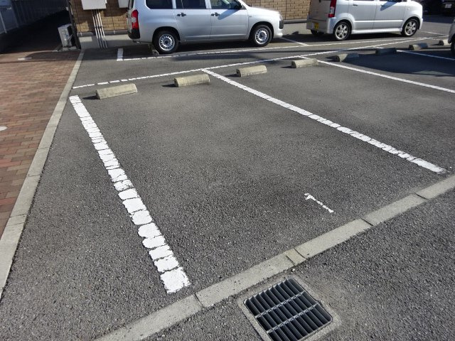 セントラルグレイスA棟の駐車場
