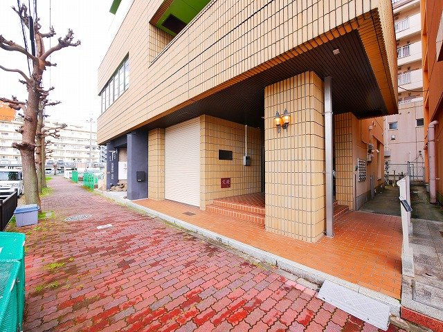 JPレジデンス新大宮のエントランス
