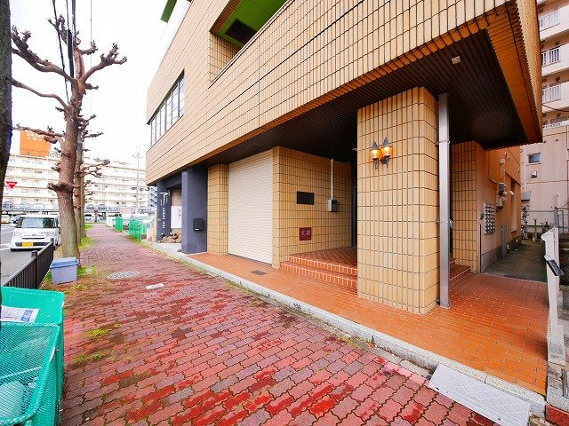 JPレジデンス新大宮のエントランス