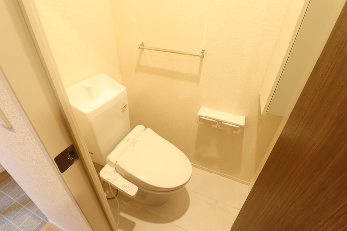 センチュリーハイムすみよし台 Ⅳのトイレ|温水洗浄暖房便座