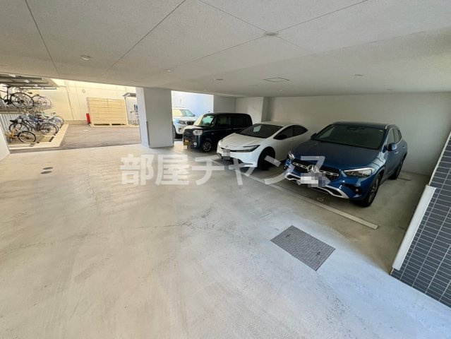 パルティール今池アネックスの駐車場