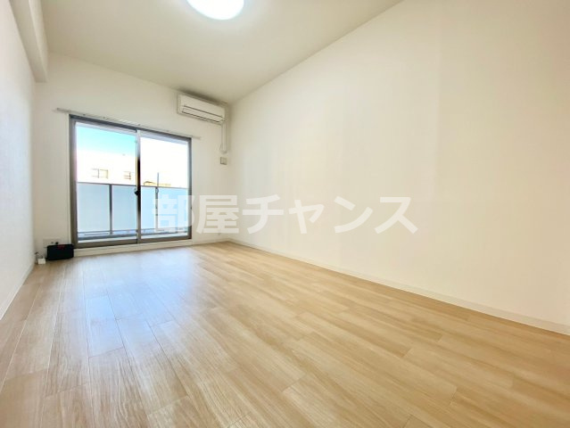 パルティール今池アネックスの居間・リビング