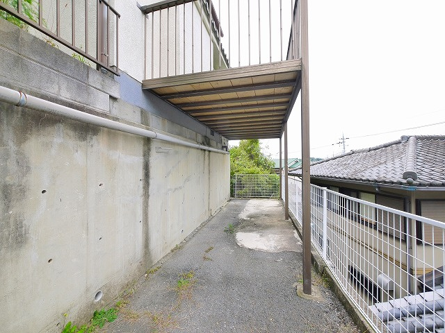 中山町戸建の駐車場