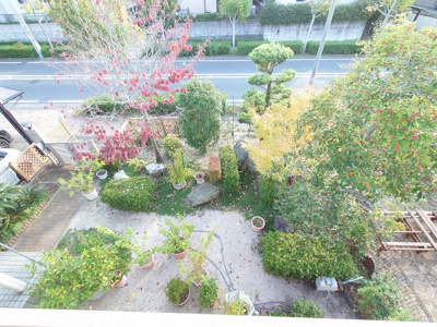 【庭】 | 星ケ丘三丁目13番18号（C-22）