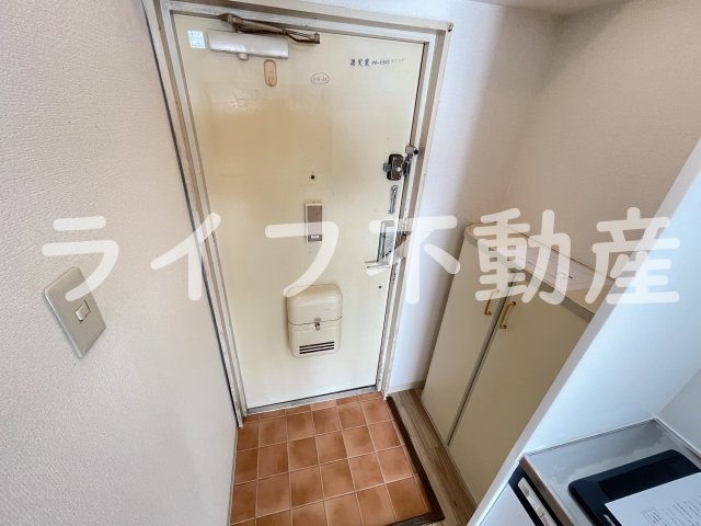 メゾン若江の玄関