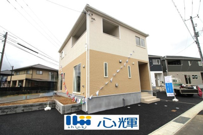 【外観】 | クレイドルガーデン山陽小野田市鴨庄第９（１号棟） | 明るい日差しが差し込む現地。車もゆったり駐めることができます。ぜひ現地をご覧ください。
