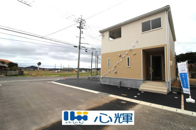 【前面道路含む現地写真】 | クレイドルガーデン山陽小野田市鴨庄第９（１号棟） | 整備された道路に面する現地は、コミュニティー以外の方々の出入りも少なく、お車の出し入れも楽々です。
