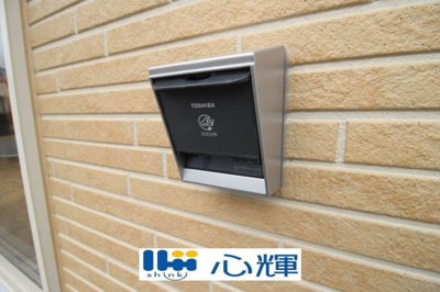 【設備】 | クレイドルガーデン山陽小野田市鴨庄第９（１号棟） | EV充電用ソケットです。
注．使用開始に当たっては事前に電気工事が別途必要となります。