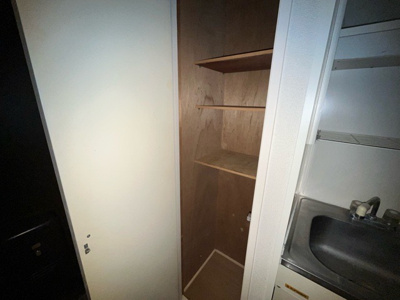 【収納】 | ライオンズマンション相模原第8 | デザイン性を重視しすぎて収納が少なかった！なんてことにならないため、事前に現地で収納の数を確認しておくことをお勧めします。クローゼット以外にも床下収納や屋根裏収納、パントリーなどもチェックしましょう。