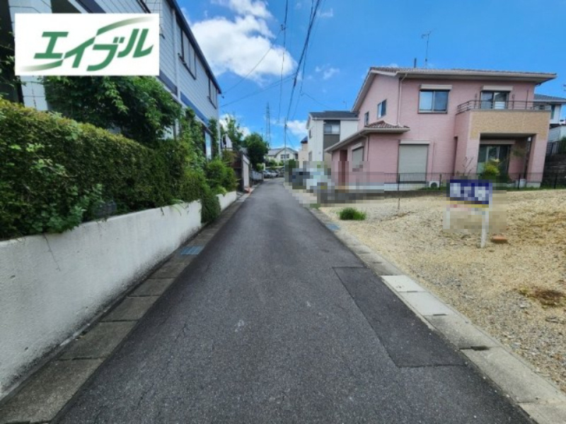 小牧市大字本庄郷浦　売地の前面道路含む現地写真